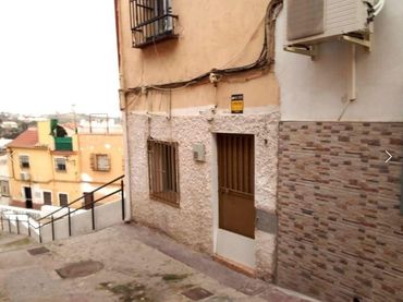 Casa en venda a Avenida CRUZ DE LA MAGDALENA 18