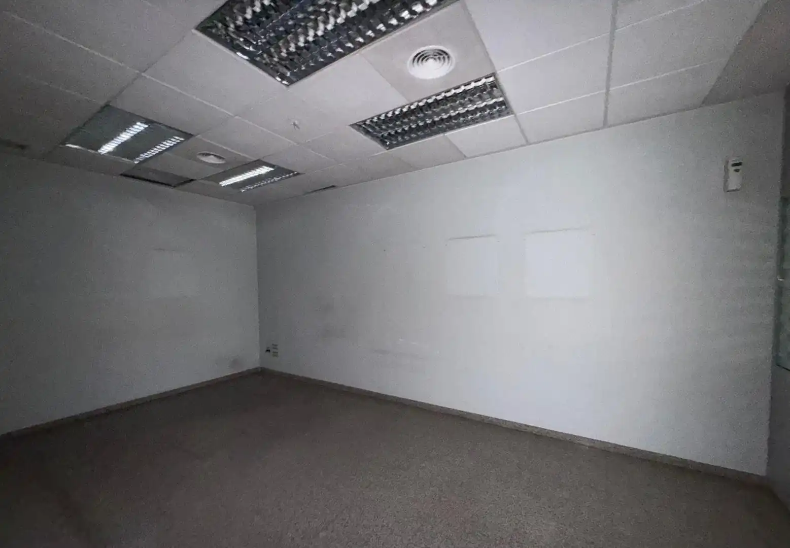Business premises for sale in Casc Urbà, imagen 4