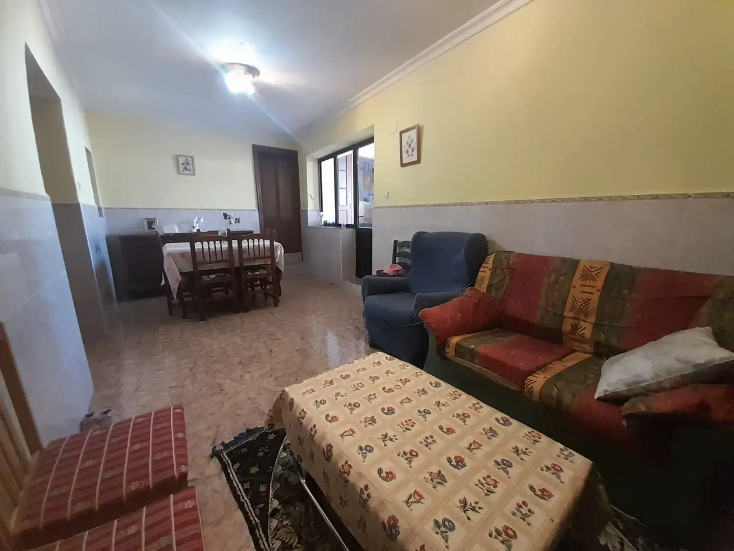 Sala d'estar de Casa adosada en venda en Puertollano amb Aire condicionat i Traster