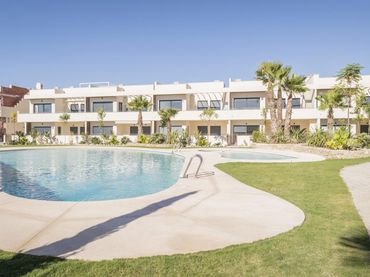 Bungalow with pool for sale in Playa del Acequión, Náufragos y Rocío del Mar