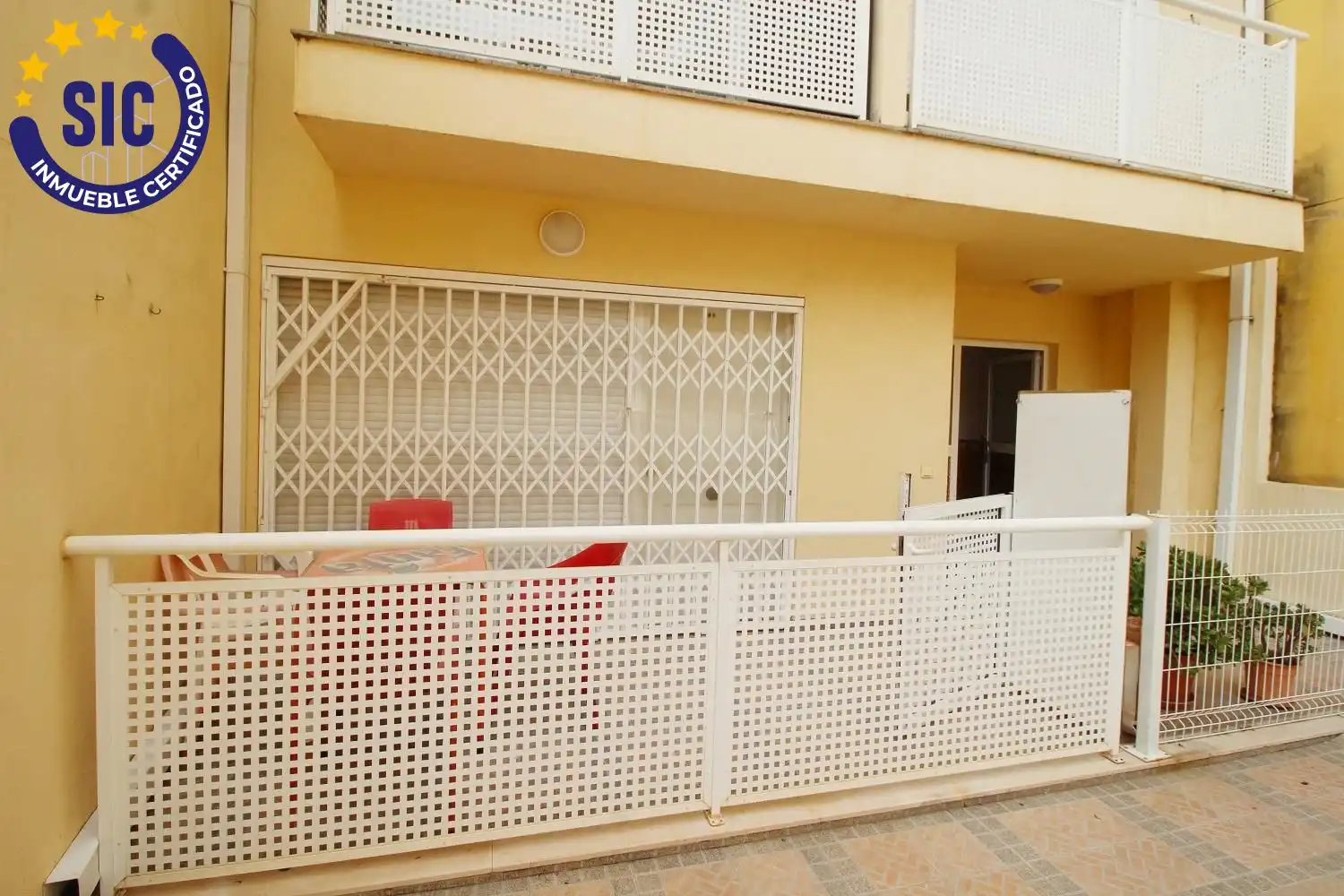 Vista exterior de Pis en venda en Oropesa del Mar / Orpesa amb Terrassa, Moblat i Piscina comunitària