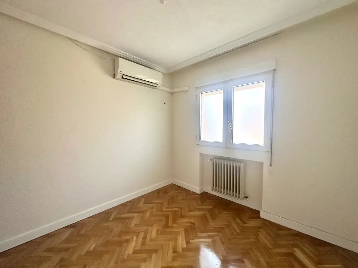 Habitación de Piso en venta en Madrid con Calefacción, Trastero y Horno