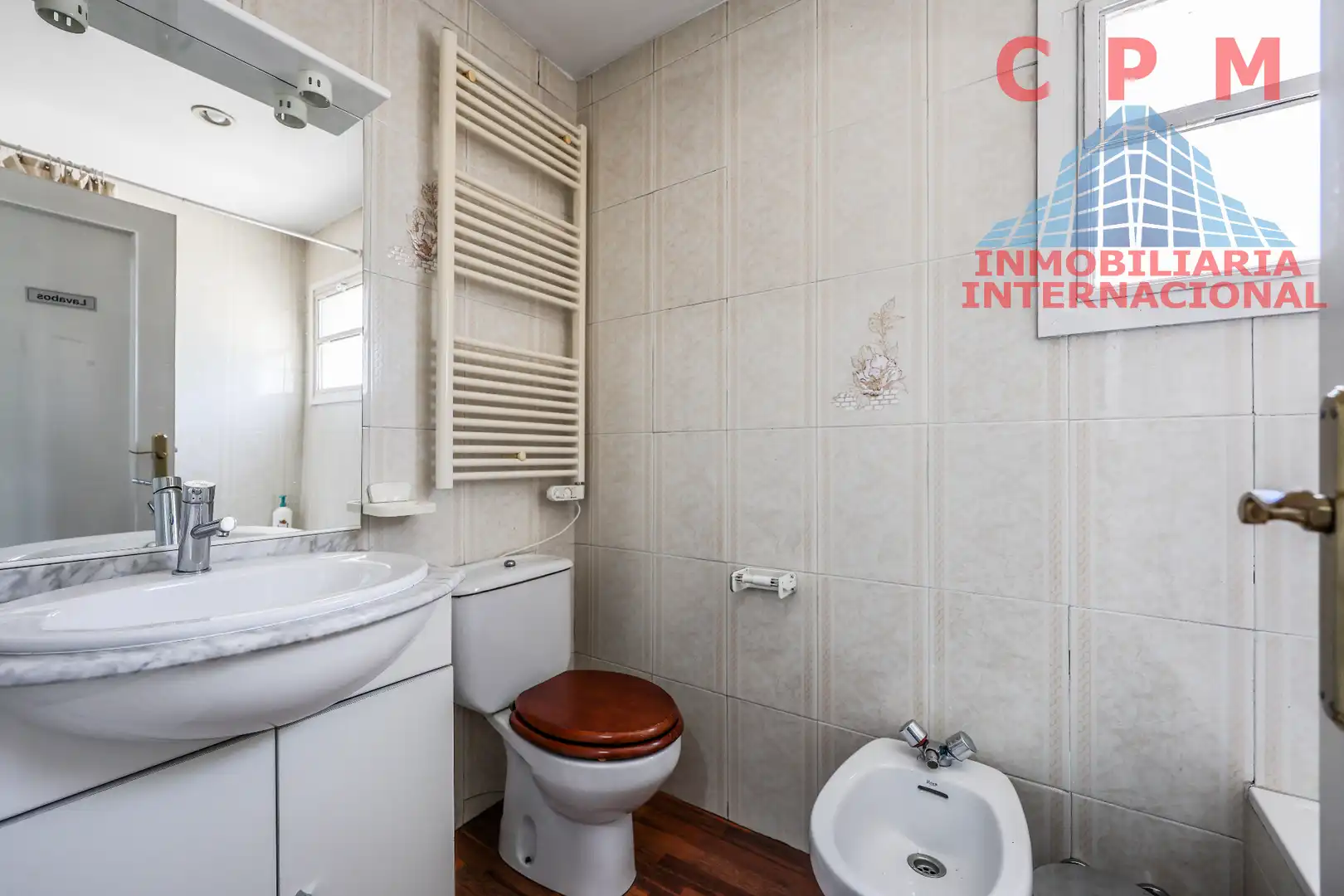 Bathroom of Office for rent in Madrid  with Air Conditioner, Heating and Terrace