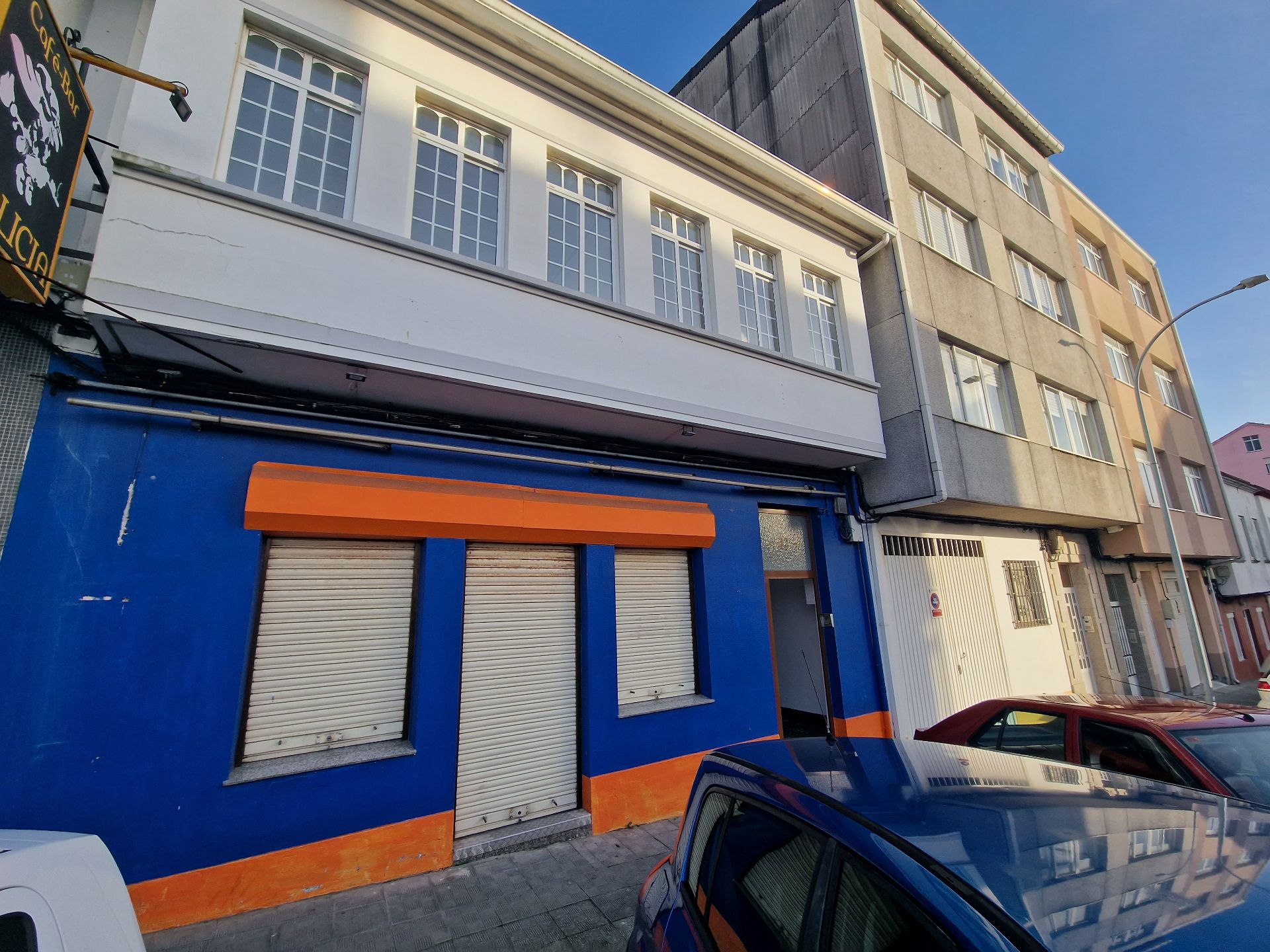 Vista exterior de Casa adosada en venda en Narón amb Calefacció i Terrassa