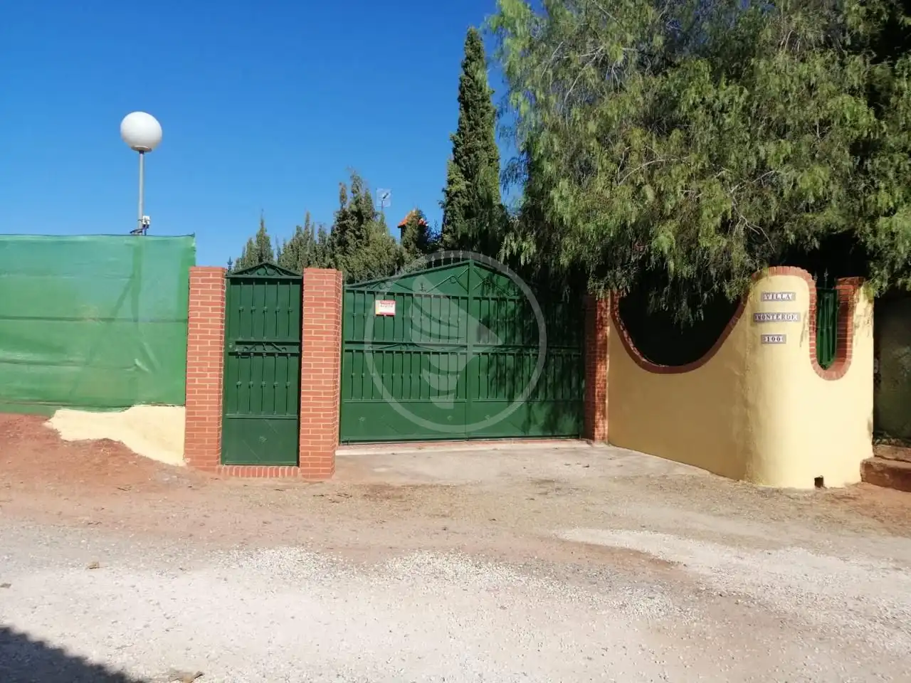 Außenansicht von Country house zum Verkauf in Linares mit Privatgarten, Terrasse und Schwimmbad