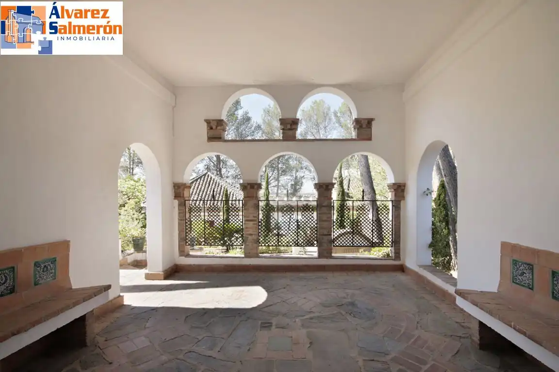 Casa o chalet en venta en Albolote con Jardín privado, Piscina y Balcón