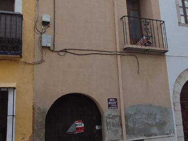 Casa rustica con balcone in vendita a Carrer del Pou 1