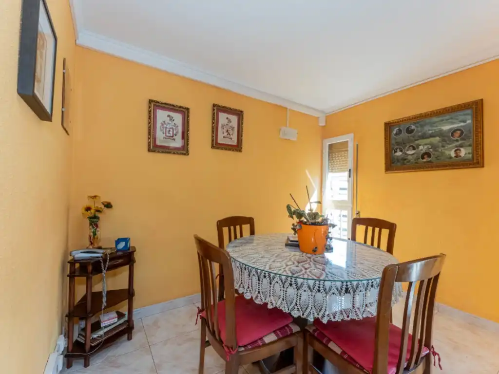 Menjador de Apartament en venda en Barcelona