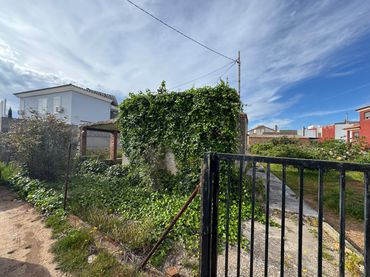 Terreno residencial en venta en Calle Arboleda 13