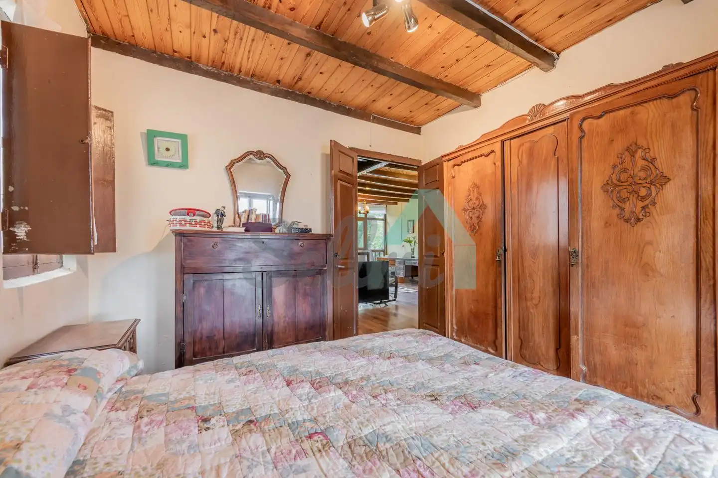 Dormitori de Casa o xalet en venda en Llanes amb Calefacció, Jardí privat i Parquet