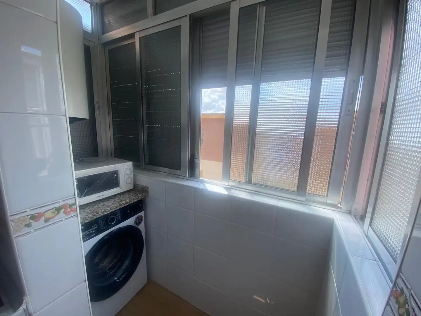 Kitchen of Flat for share in Sevilla