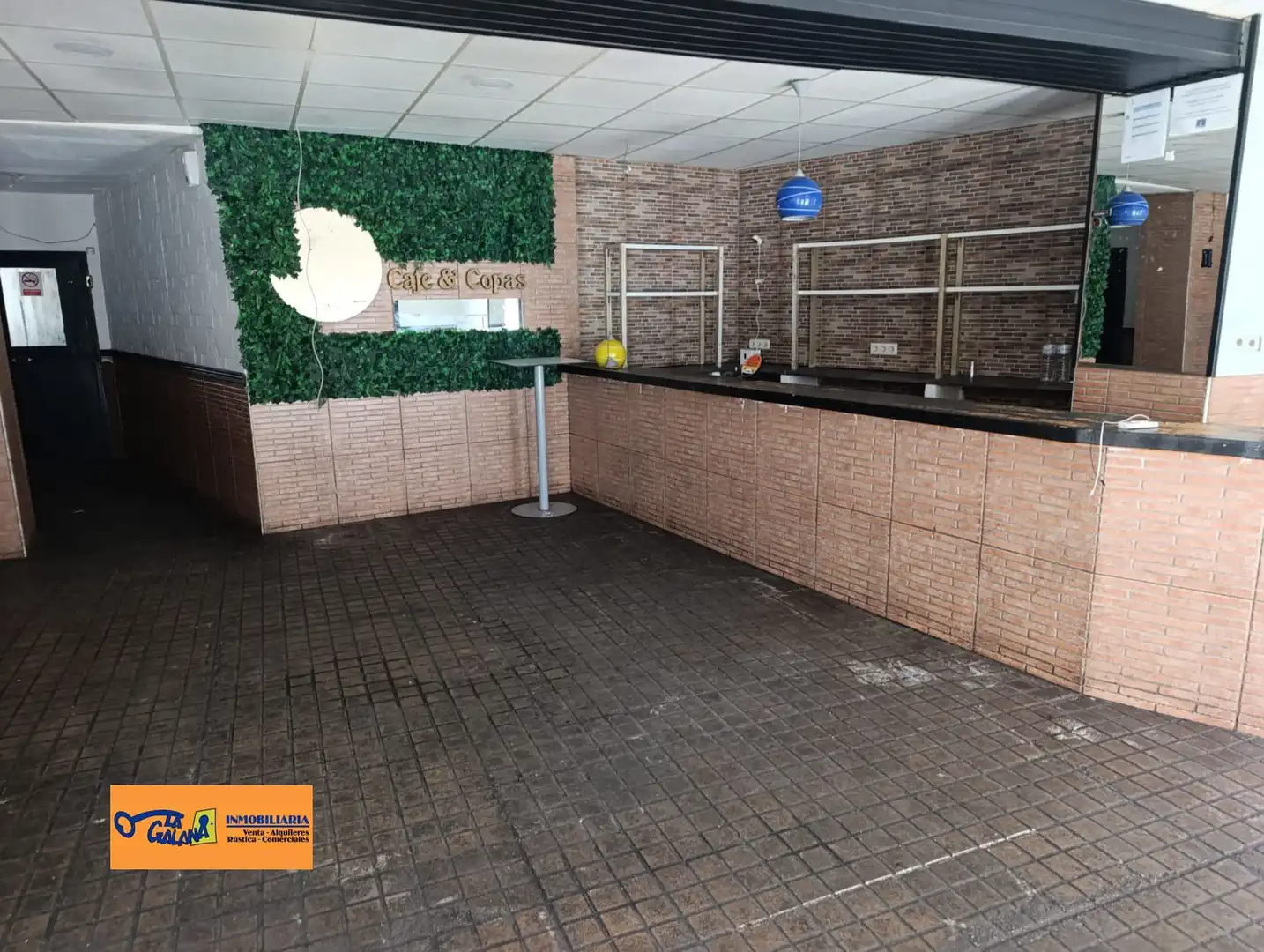 Local comercial de lloguer a Valdepeñas