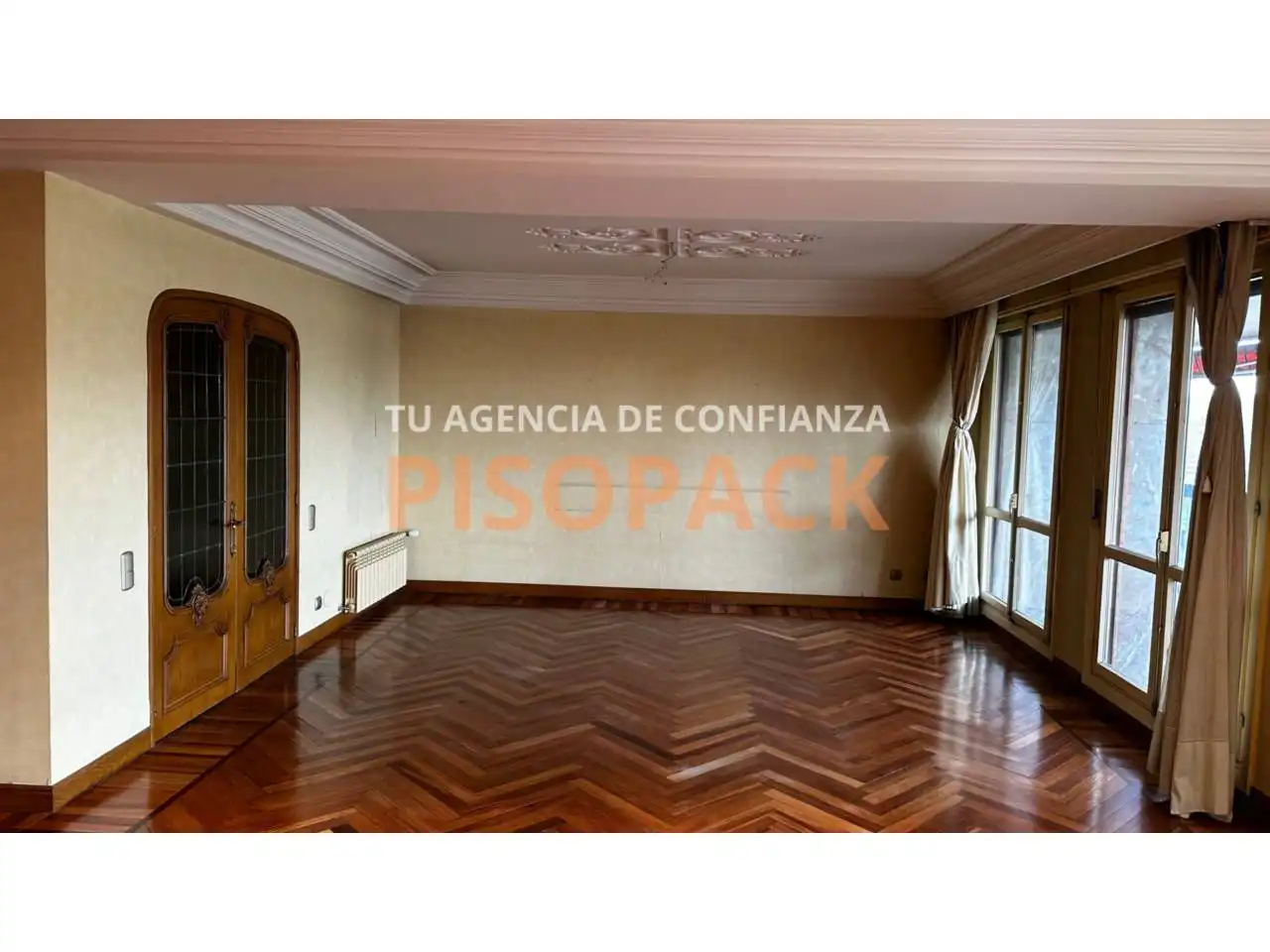 Piso en venta en  Pamplona / Iruña con Calefacción, Terraza y Balcón