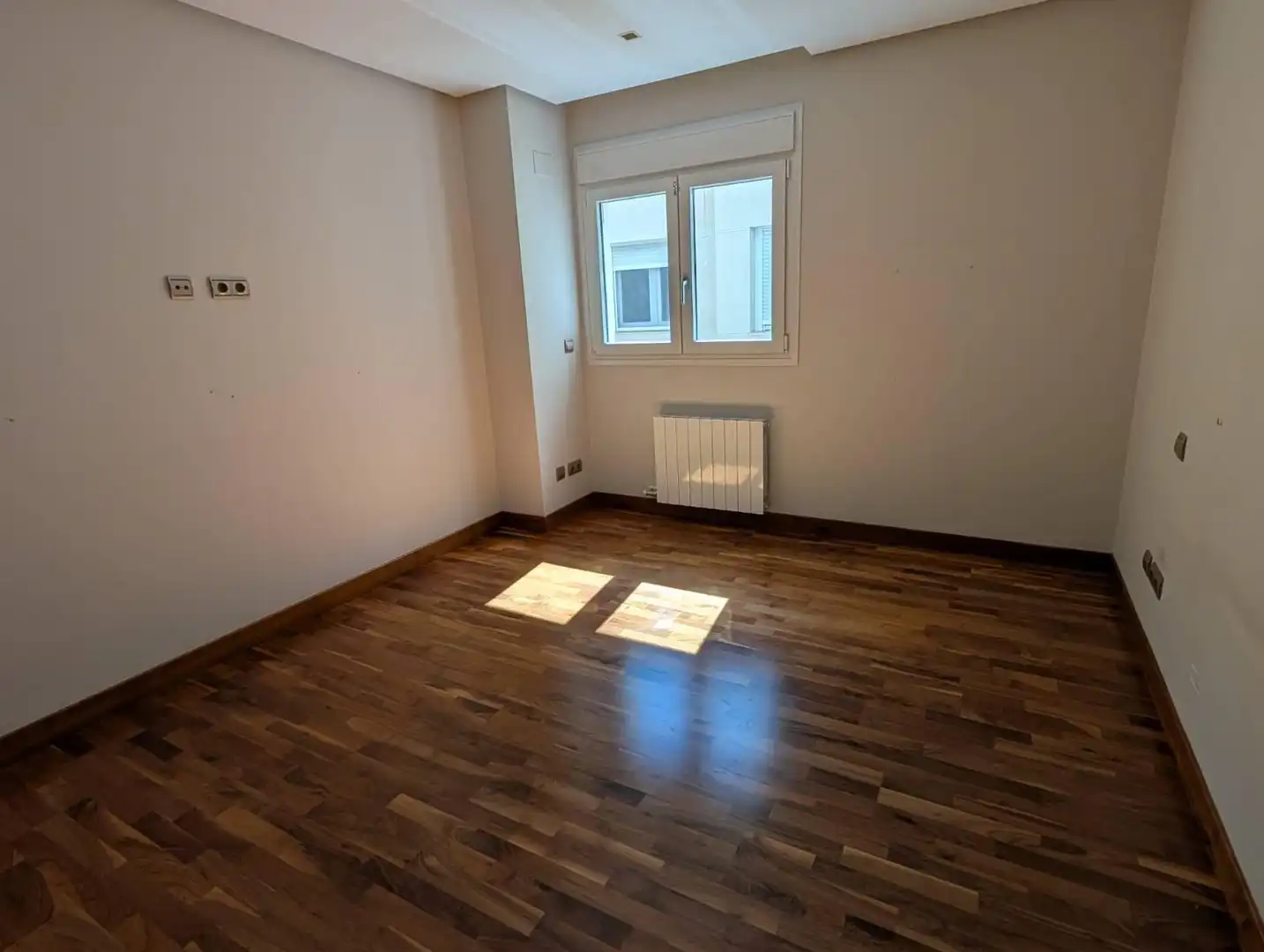 Dormitori de Àtic de lloguer en Alicante / Alacant amb Calefacció, Parquet i Terrassa