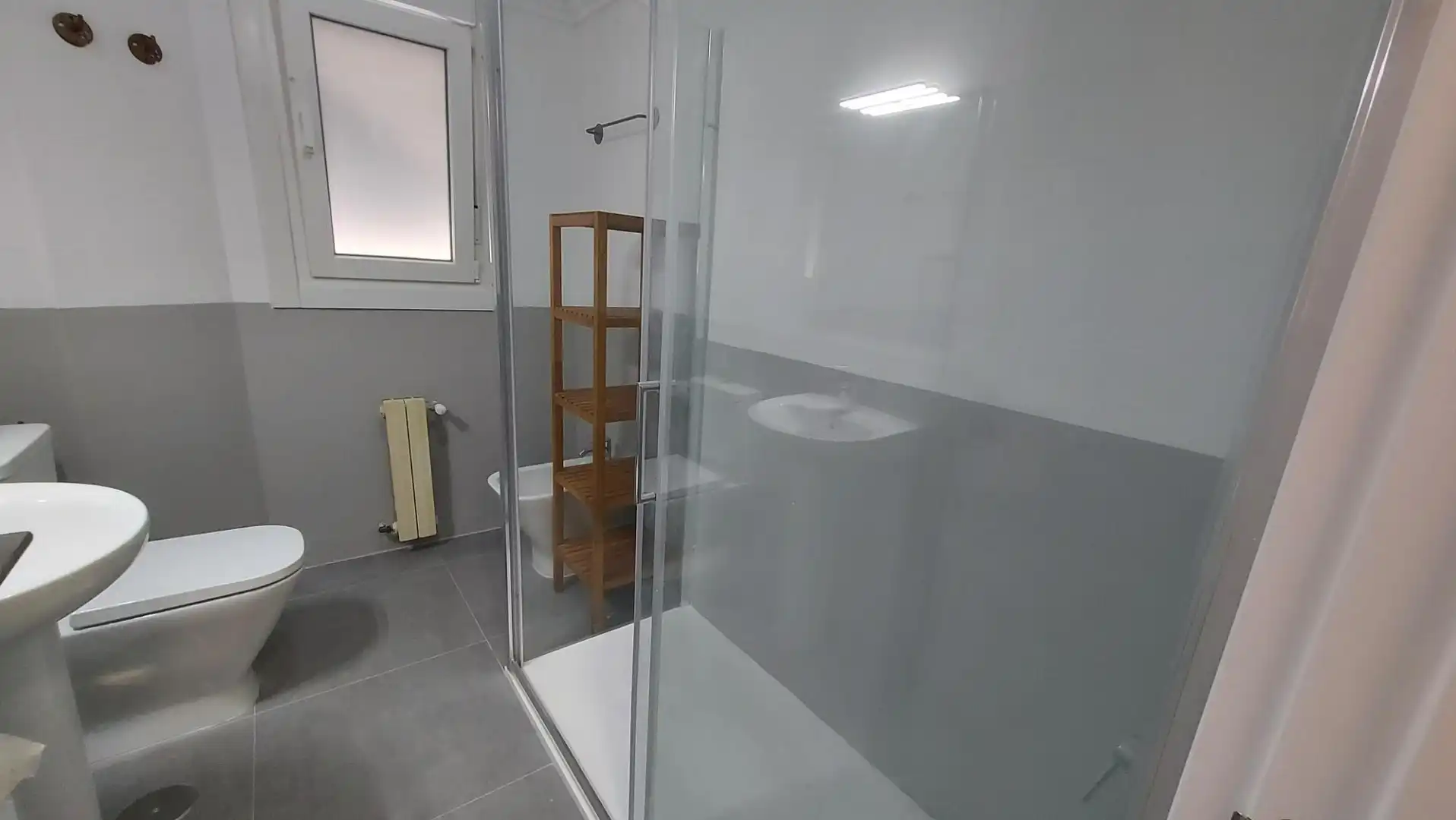 Bany de Pis de lloguer en Valladolid amb Calefacció, Moblat i Balcó