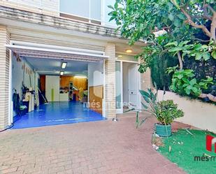 Vista exterior de Casa o xalet en venda en Montgat amb Calefacció, Jardí privat i Terrassa