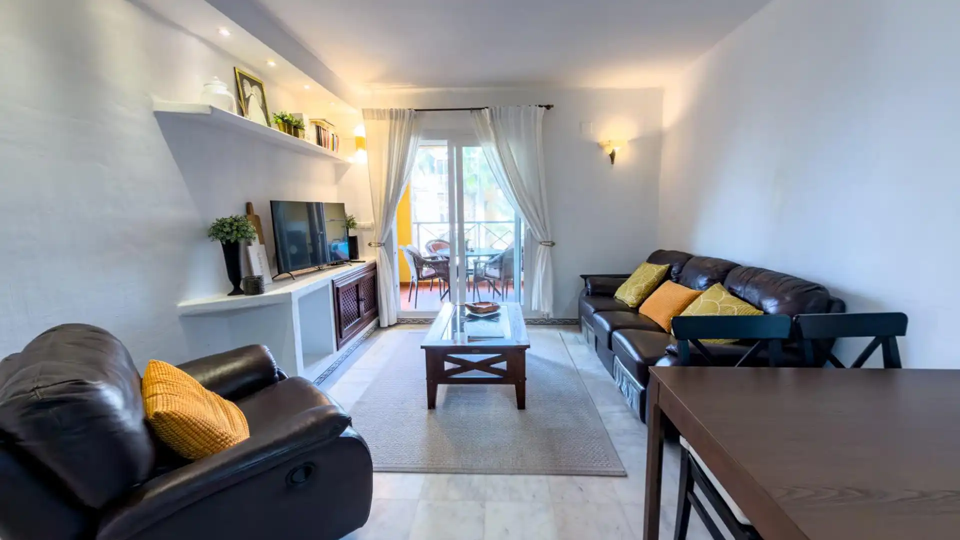 Sala d'estar de Pis en venda en Torrevieja amb Aire condicionat, Jardí privat i Terrassa