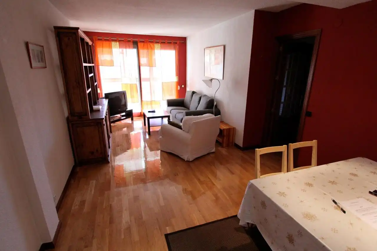 Sala de estar de Piso de alquiler en Collado Villalba con Calefacción, Terraza y Piscina comunitaria