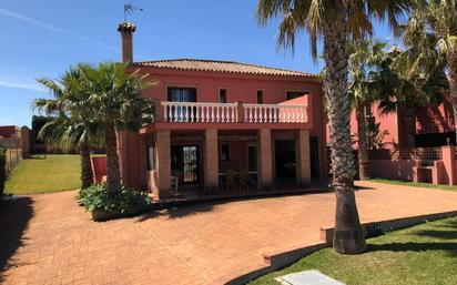 Vista exterior de Casa o xalet en venda en Conil de la Frontera amb Aire condicionat, Calefacció i Jardí privat