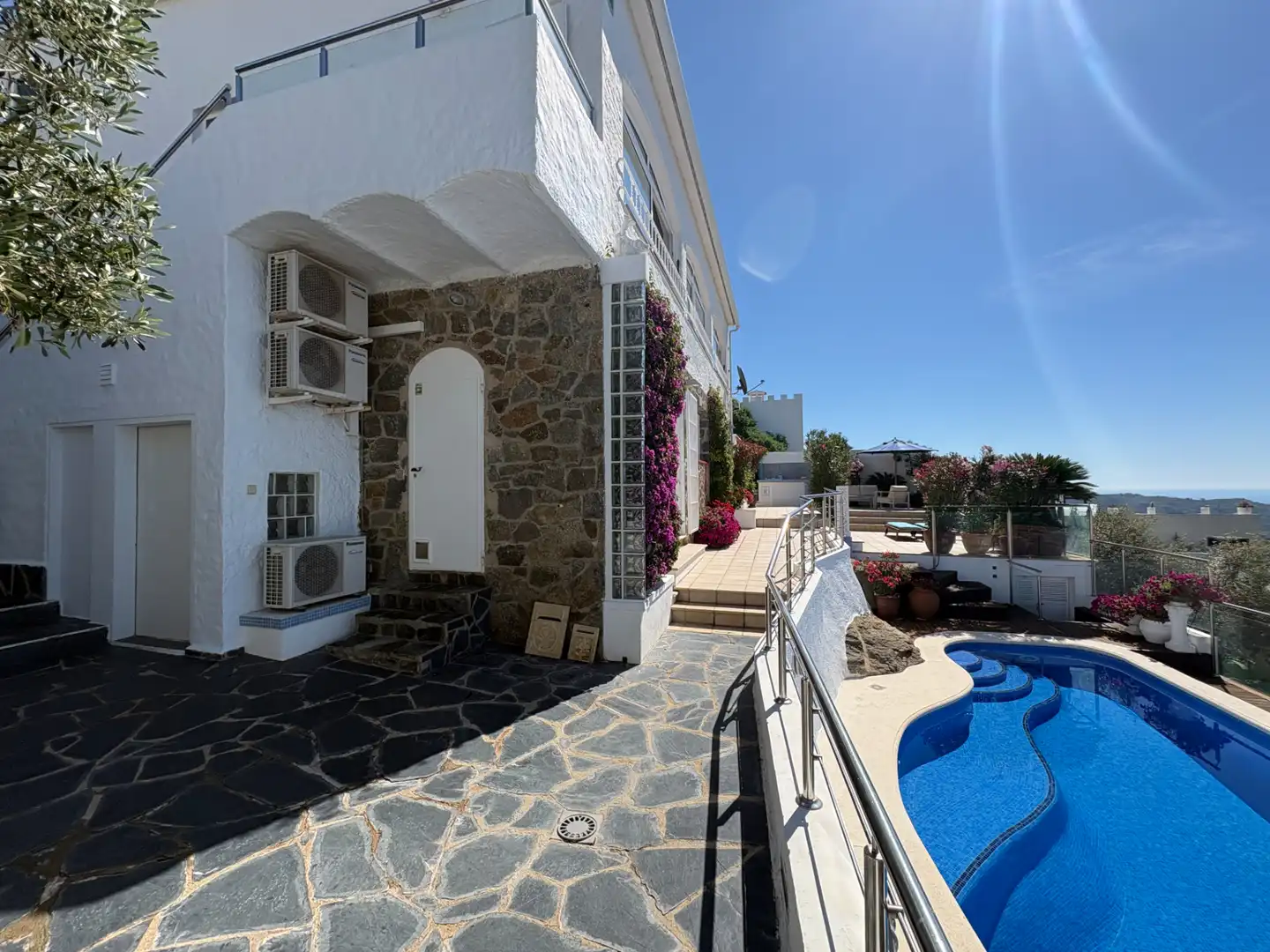 Vista exterior de Casa o xalet en venda en Roses amb Aire condicionat, Calefacció i Jardí privat