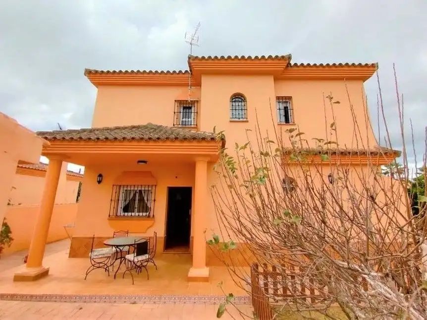 Casa o xalet en venda a Urbanización C.R.las Palomas, Las Lagunas - Campano