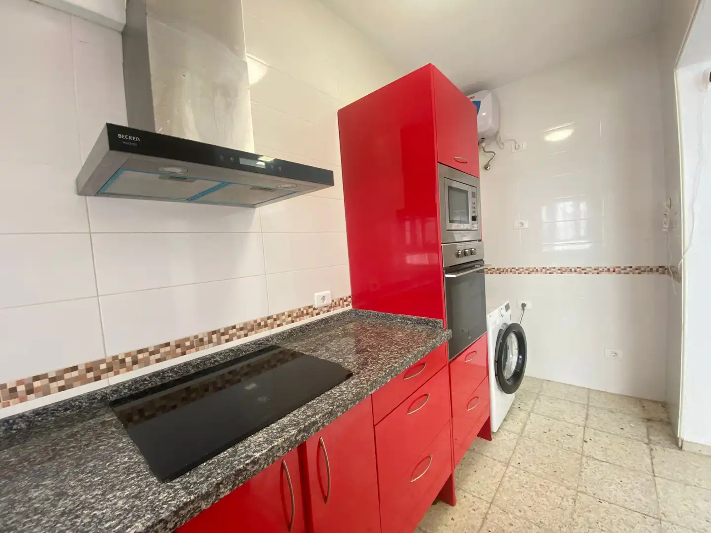 Cocina de Piso en venta en Las Palmas de Gran Canaria con Horno y Microondas