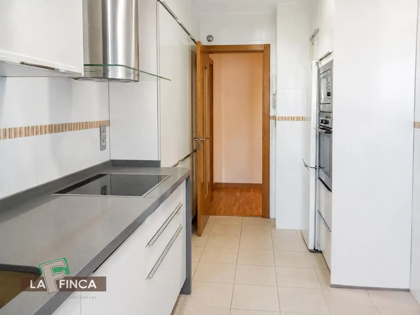 Küche von Wohnung zum Verkauf in Oviedo  mit Heizung, Terrasse und Abstellraum