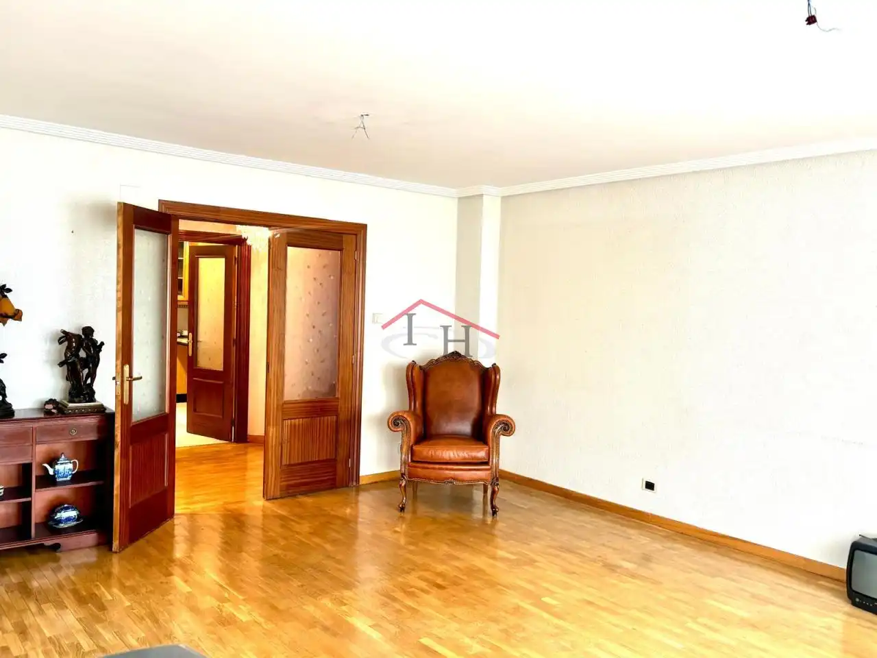 Sala de estar de Piso en venta en León Capital  con Calefacción, Parquet y Terraza