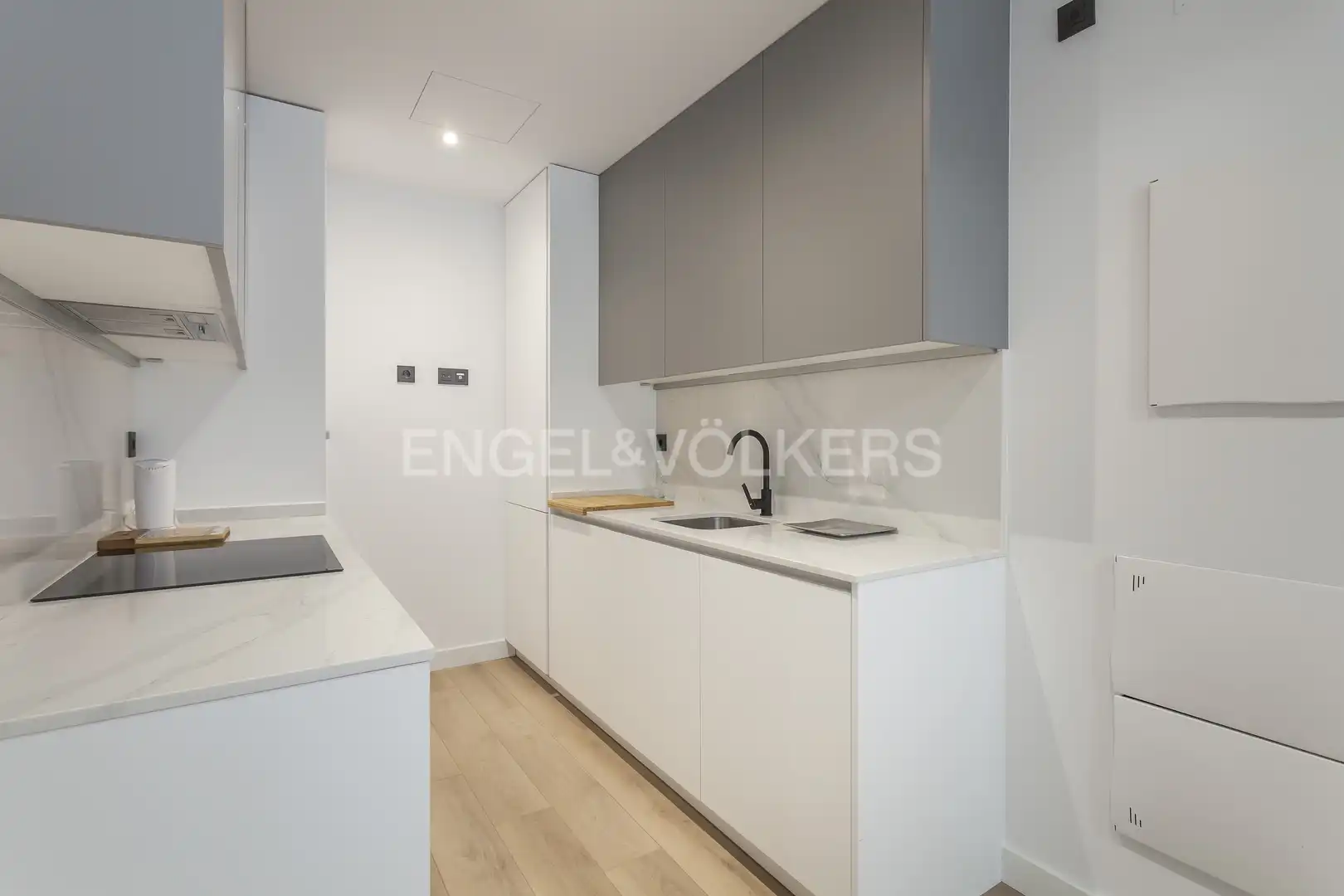 Cocina de Piso de alquiler en Madrid con Aire acondicionado, Calefacción y Jardín privado