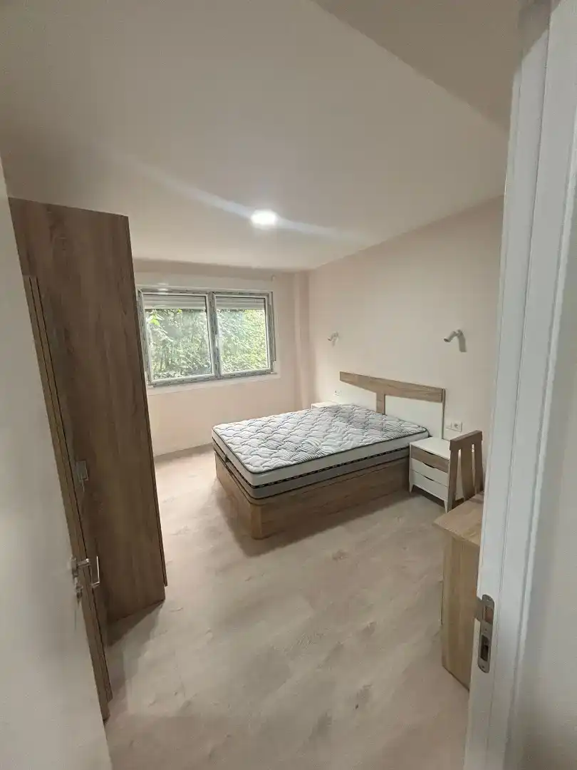 Bedroom of Flat for rent in Vigo   with Private garden, Parquet flooring and Storage room