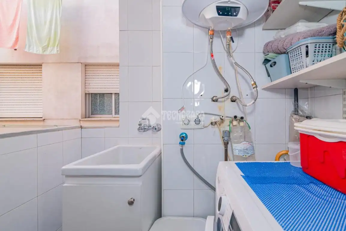 Bathroom of Flat for sale in Granada