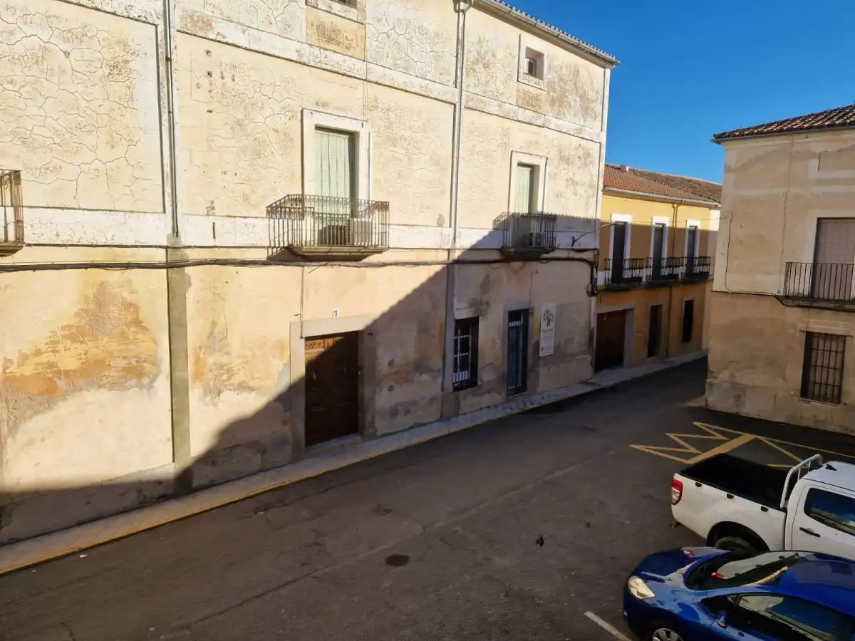 Außenansicht von Wohnung zum Verkauf in Cáceres mit Balkon