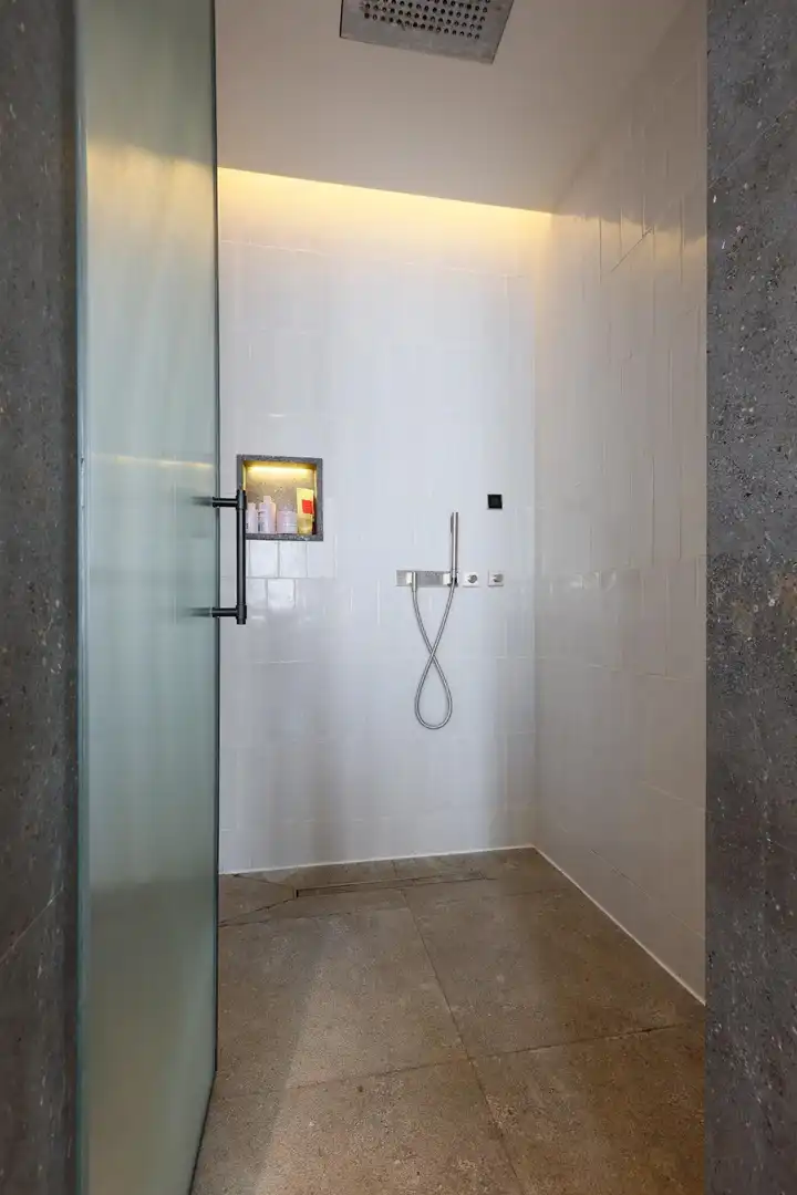 Bany de Apartament en venda en Barcelona amb Aire condicionat, Calefacció i Terrassa