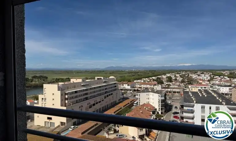 Vista exterior de Estudi en venda en Empuriabrava amb Moblat