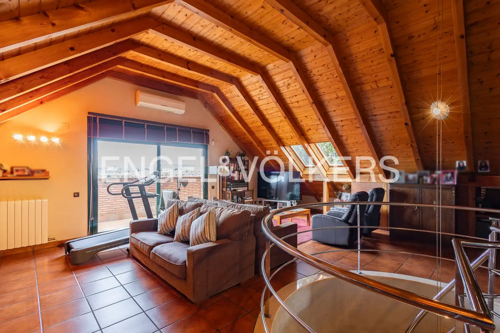 Living room of Houses for sale in Sant Cugat del Vallès  with Heating, Private garden and Parquet flooring
