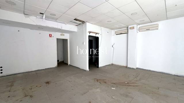 Local comercial en Alquiler en Les Clotes