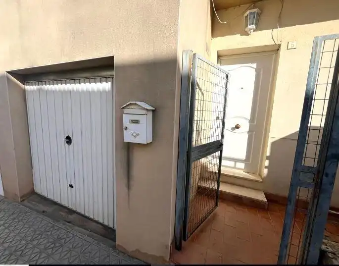 Adossat en venda a Calle Coronil 5, imagen 4