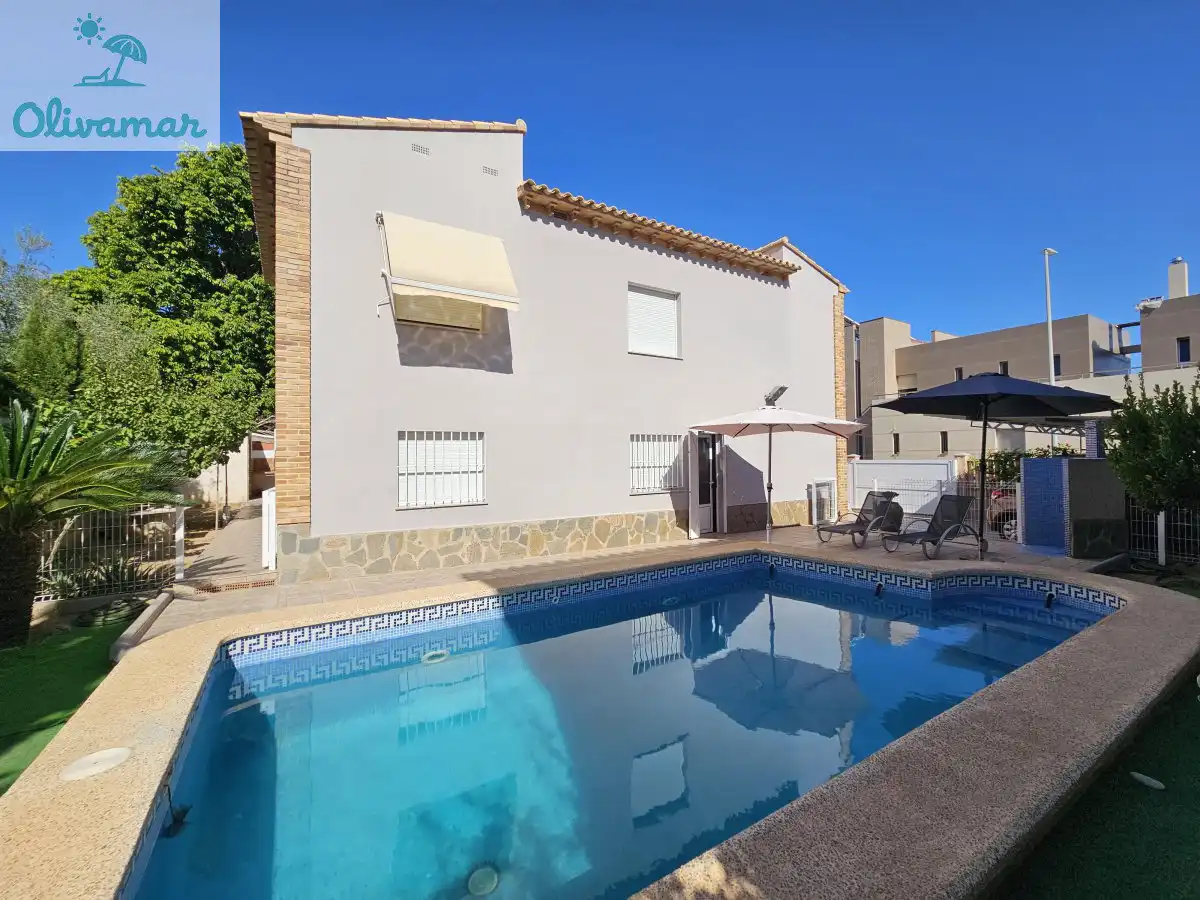 Detached house for sale in Carrer de la Juliola 8