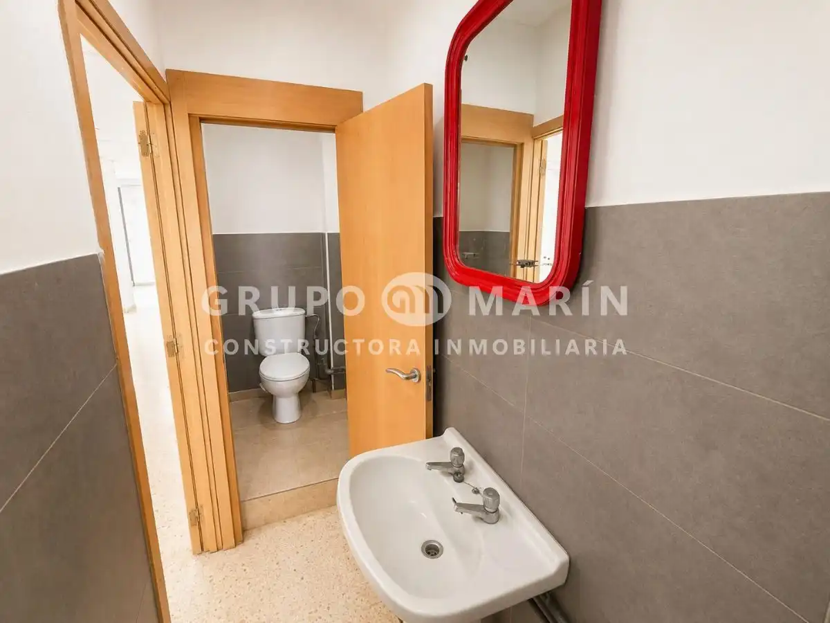 Local comercial en venda a Josep Trueta, imagen 16