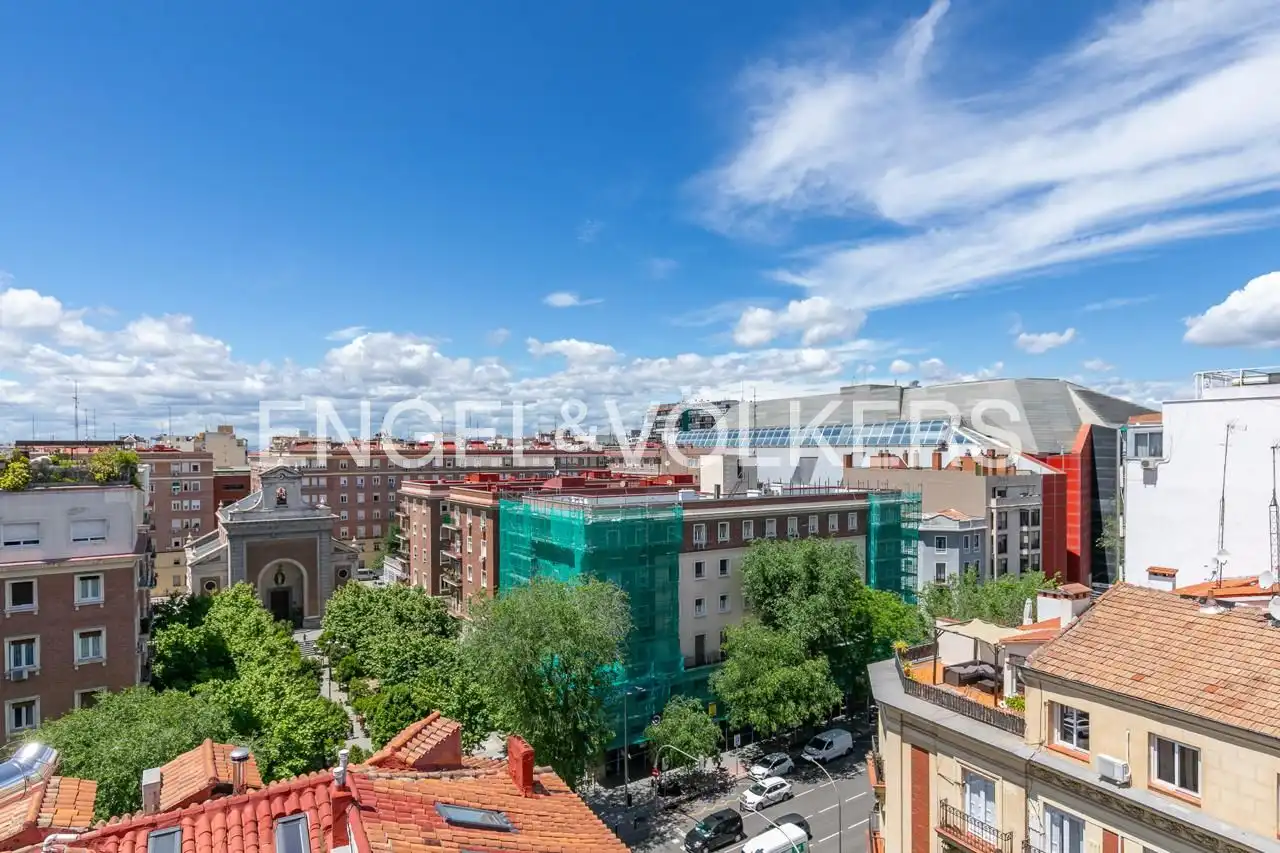 Vista exterior de Pis de lloguer en Madrid amb Aire condicionat, Calefacció i Traster