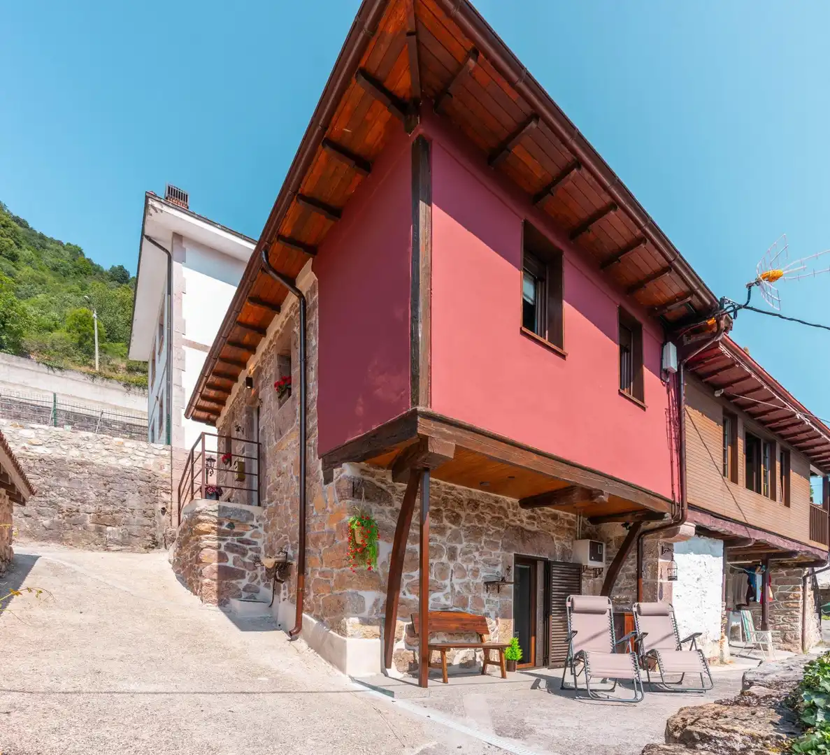 Vista exterior de Casa o chalet en venta en Somiedo con Aire acondicionado, Calefacción y Terraza