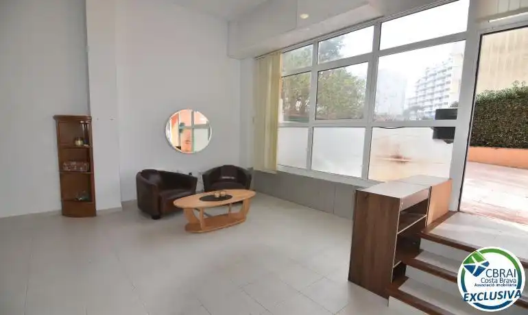 Sala de estar de Local en venta en Empuriabrava