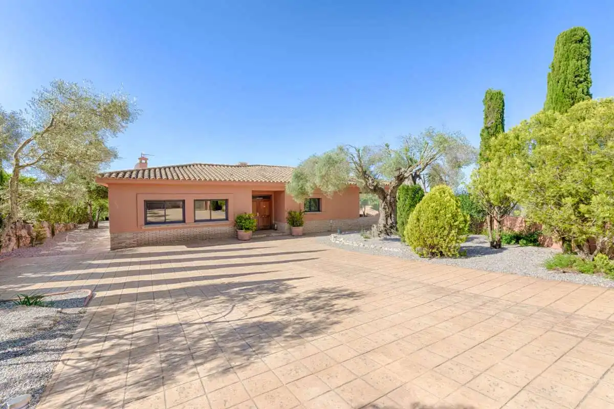 Casa con jardín en venta en Peralada, imagen 4