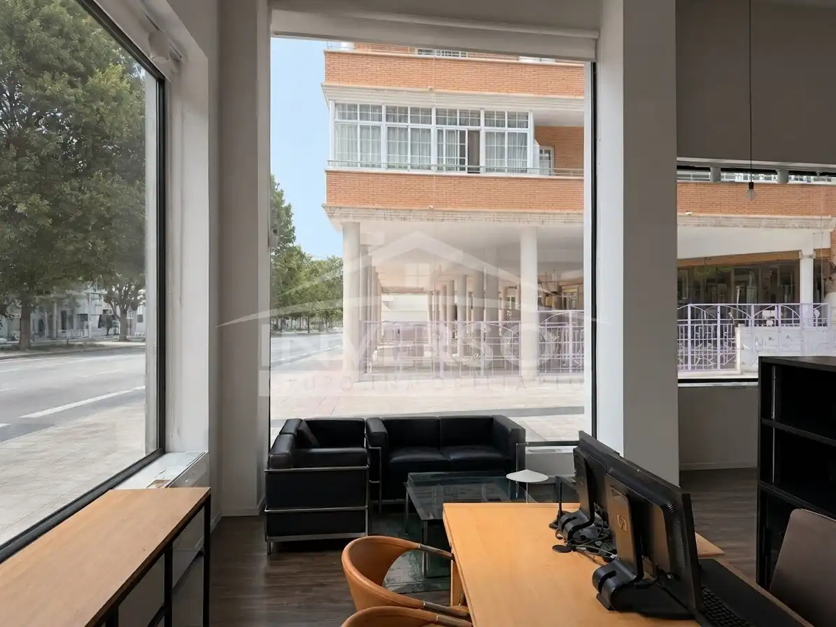Locale commerciale in vendita a Calle Antonio Cano, imagen 4
