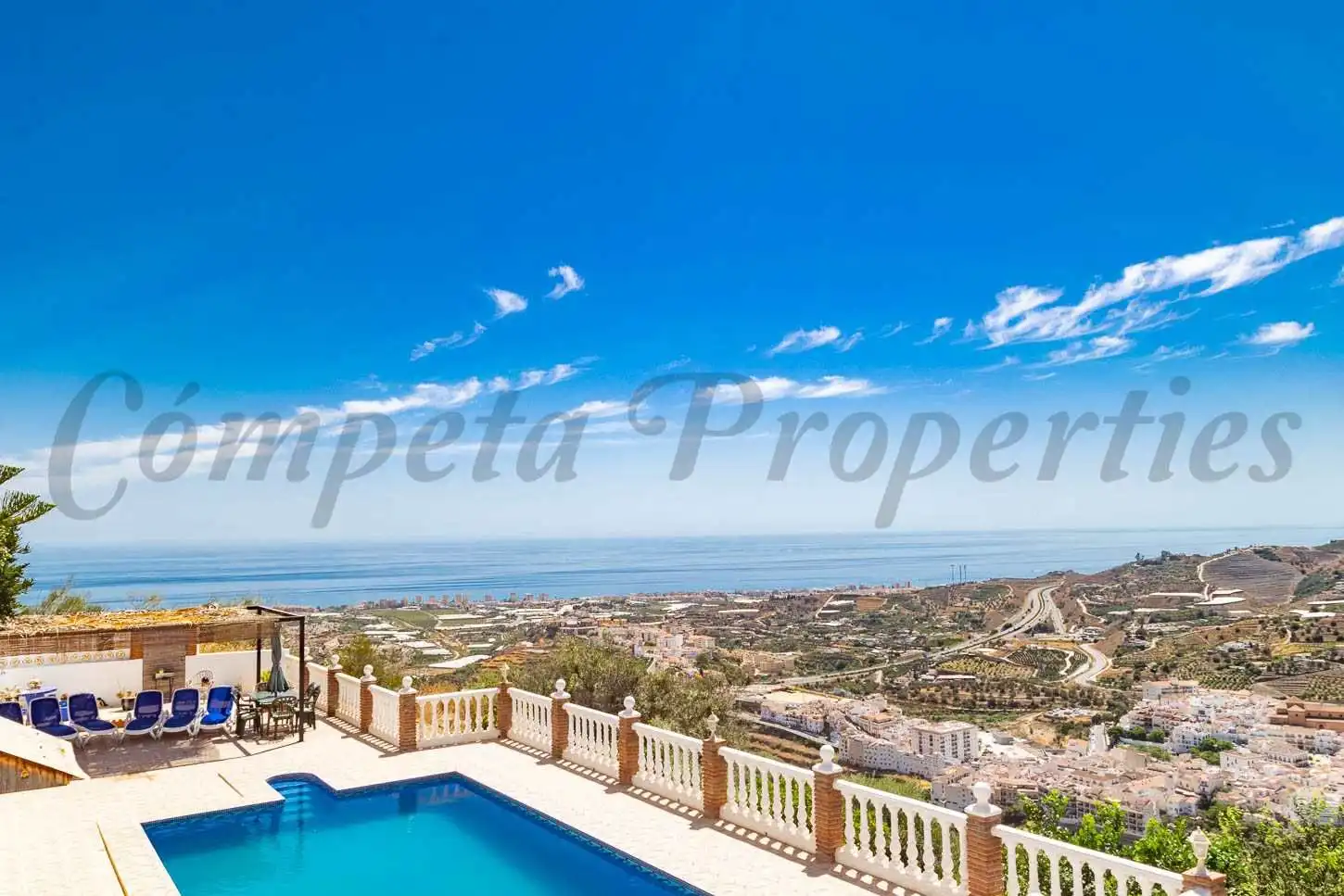 Casa con piscina in vendita a Torrox Pueblo