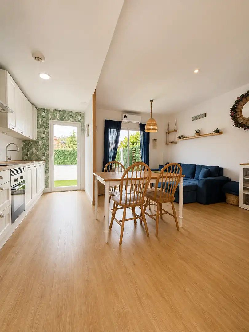 Comedor de Casa adosada en venta en Villaviciosa de Odón con Aire acondicionado, Calefacción y Jardín privado