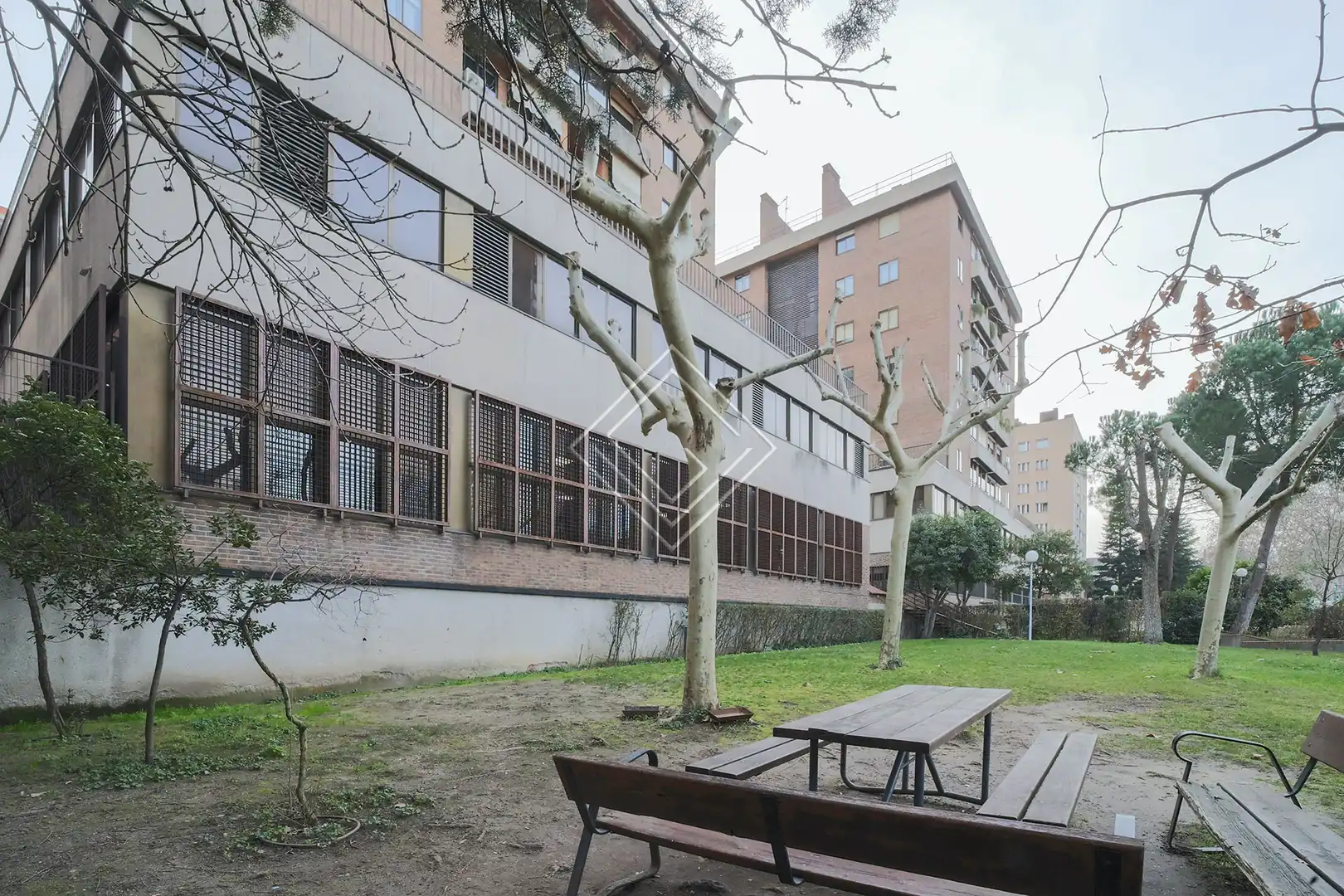 Außenansicht von Büro zum Verkauf in Madrid mit Klimaanlage und Heizung