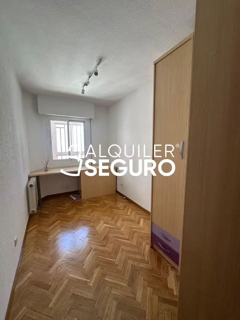 Piso de alquiler en de las Retamas, Prado Santo Domingo - Ensanche