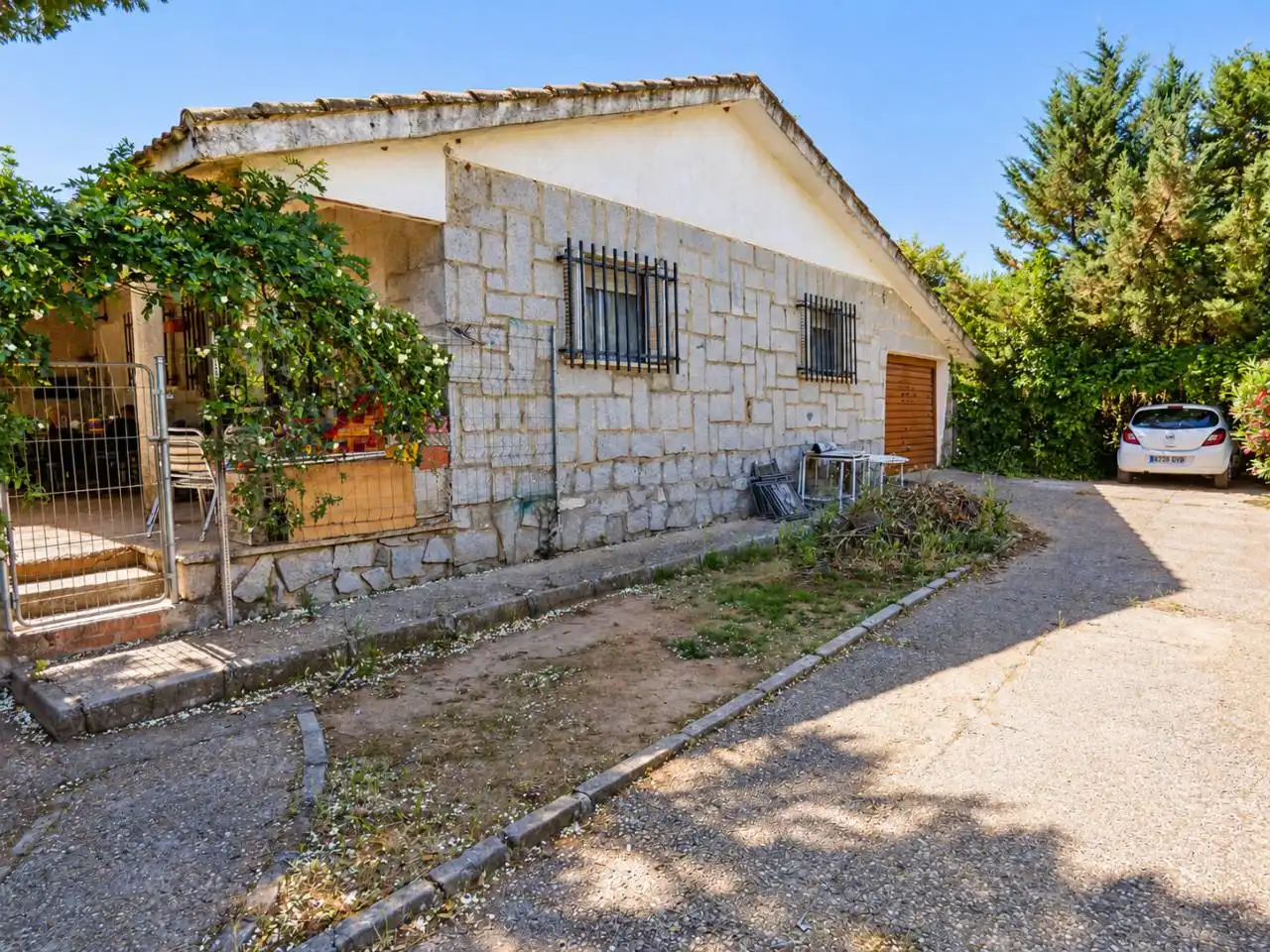 Chalet con piscina en venta en Avenida París
