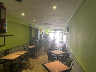 Local comercial en venta en Calle Abadia 8